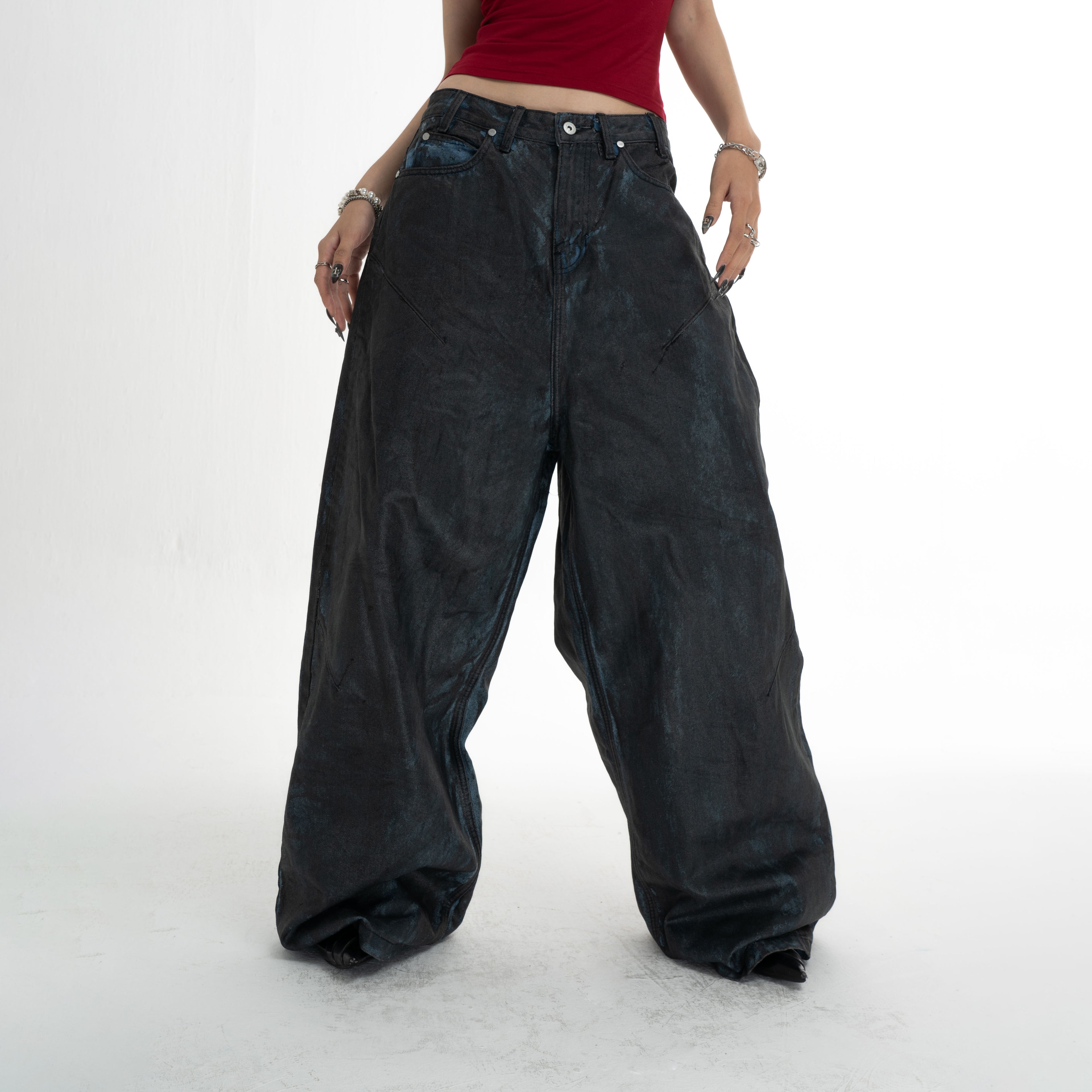 COATED SUPER BAGGY JEANS