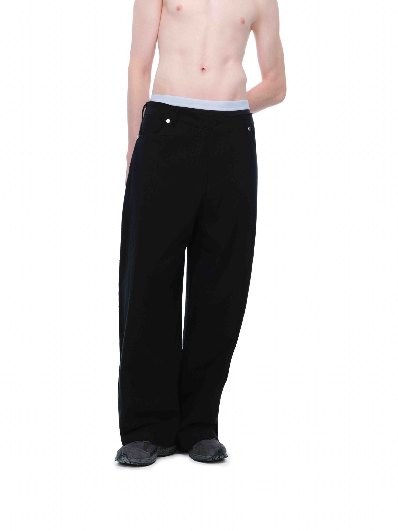 EMBROIDERED KHAKI PANTS ĐEN/BE